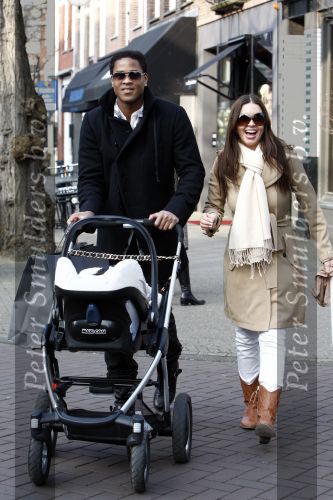 Amsterdam 18 september 2008
Patrick Kluivert met Shane en Rossana Lima op de cornelis schuytstraat.
Peter Smulders bv