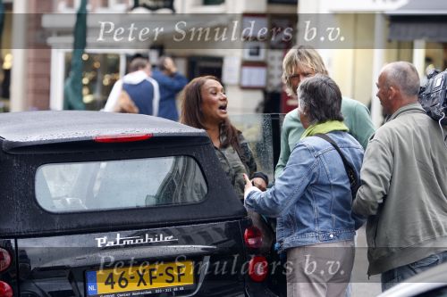 Amsterdam 1 september 2007
Patty Brard met haar verloofde Antoine op de pc hooftstraat in haar smart.