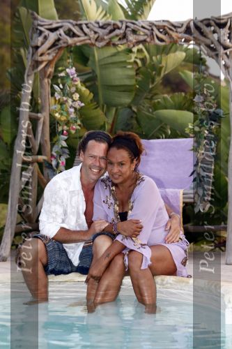 Ibiza 5 juli 2008
Patty Brard met haar verloofde Antoine op het strand vanTropicana op ibiza.