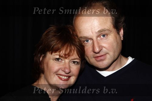 Amsterdam 7 novembe 2008
Uitreiking boek Patty harpenau. Peter v d Hurk reikt het eerste boek uit aan haar. Patty met haar man
Peter Smulders bv