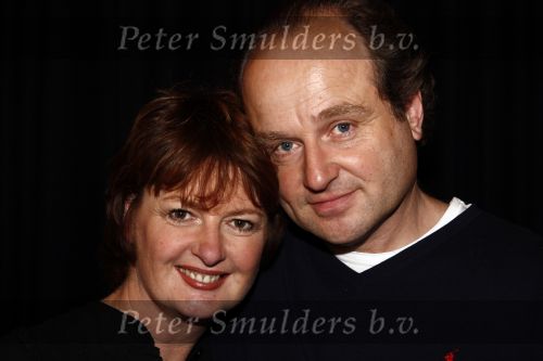 Amsterdam 7 novembe 2008
Uitreiking boek Patty harpenau. Peter v d Hurk reikt het eerste boek uit aan haar. Patty met haar man
Peter Smulders bv