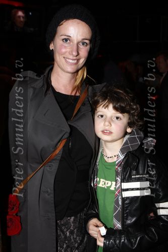 Amsterdam 28 januari 2008
Modeshow van oa Simone v Trojen op de amsterdam fashion week. Patty Zomer met zoontje