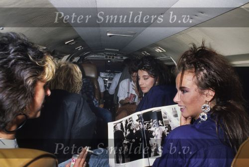9 Mei 1987 Schiphol OostLuchthaven, optreden in Antwerpen(Stage ) en optreden in Haren ( Groningen ) een dag  met de Dolly Dots on Tour met Angela Groothuizen Ria Brieffies Patty Zomer Esther Oosterbeek en Angela Kramers
Foto Peter Smulders BV