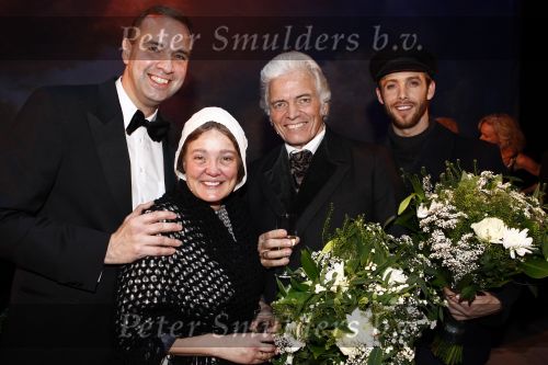 Zaandam 7 december 2008
Premiere op hoop van zegen met oa Ben Cramer en Charly Luske. Paul v Ewijk
Peter Smulders bv