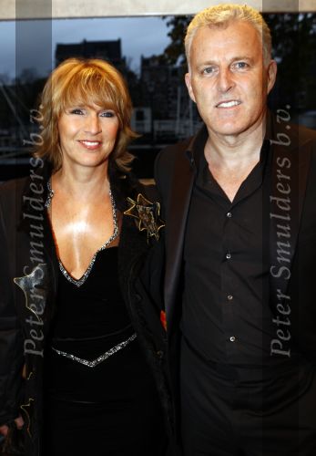 Amsterdam 24 oktober 2008
Uitreiking en gala van de televizierring 2008 in Carre. peter R de Vries met vrouw
Peter Smulders bv
