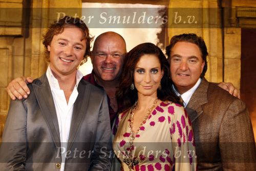 Leiden 18 augustus 2008
Presentatie nieuwe avro programma op zoek naar Jozef met oa Paul de Leeuw Erwin v Lambaart Pia Douwes en Frits Sissing.