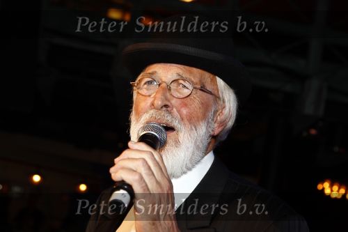 Aalsmeer 26 januari 2008
Pierre Kartner als Vader abraham bij feest in Aalsmeer.