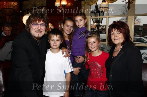 Volendam 14 november 2008
Presentatie boek van Piet Veerman .
Zijn vrouw en  kleinkinderen waren natuurlijk aanwezig.
Peter Smulders bv