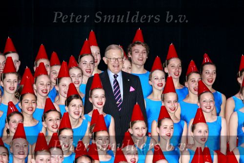 Apeldoorn 19 januari 2008
Mr Pieter v Vollenhoven met kinderen in theater Apeldoorn ivm 65 e verjaardag prinses Margriet.