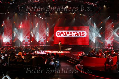 Hilversum 21 november 2008
Opnames popstars dat wordt gepresenteerd door Gerard Joling en een zwangere Nance Coolen.Deon Sidney Floor Rebecca Norman Steffi en Naomi
Peter Smulders bv