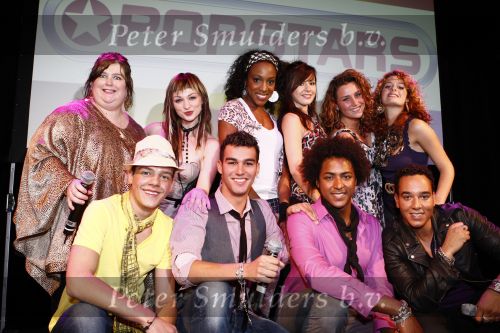 Amsterdam 29 oktober 2008
Finalisten van het sbs6 programma popstars bij escape. Nathalie Rebecca Steffie Ruben Brandi Sidney Floor Deon Naomi en Norman
Peter Smulders bv