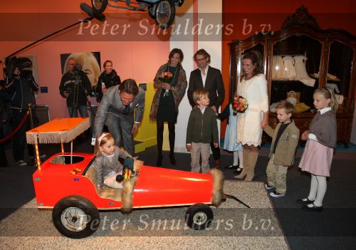 Apeldoorn, 1 November 2008
Bezoek gezinnen van Prins Maurits en Prins Bernhard Jr. bij de opening \