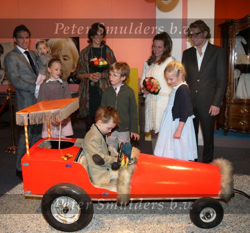 Apeldoorn, 1 November 2008
Bezoek gezinnen van Prins Maurits en Prins Bernhard Jr. bij de opening \