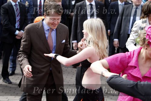 Makkum en Franeker30 april 2008
Koninginnedag 2008 met Koningin Beatrix Prins Willem Alexander Friso Constantijn Maurits Floris Pieter Christiaan Pieter v Vollenhoven en de prinsessen Maxima Laurentien Mabel Aimee Anita Margriet en Marilene.
Peter Smulders bv