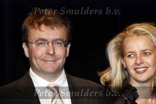 Amsterdam 3 december 2008
Prins Claus prijzen in het ij theater. Aanwezig zijn Koningin Beatrix , Prinses Maxima in tijger print outfit Prins Willem Alexander Mabel Wisse Smit Prins Friso en Prinses Laurentien en Prins Constantijn.
Peter Smulders bv