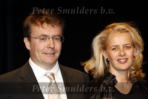Amsterdam 3 december 2008
Prins Claus prijzen in het ij theater. Aanwezig zijn Koningin Beatrix , Prinses Maxima in tijger print outfit Prins Willem Alexander Mabel Wisse Smit Prins Friso en Prinses Laurentien en Prins Constantijn.
Peter Smulders bv
