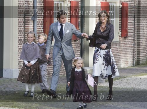 Apeldoorn 2 November 2008 Op paleis het Loo is vandaag de jongste zoon van Prins Bernhard en Prinses Annette gedoopt 
Op de foto Prins Maurits en Prinses Marilene en de kinderen Prinses Anna, Prins Lucas en Prinses Felicia
