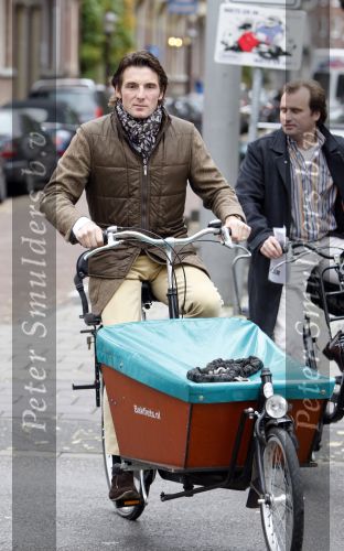 Amsterdam 3 november 2007
Prins Maurits en Prinses Marilene bij La Luz voor Make a Different day. Ze kwamen met de bakfiets.