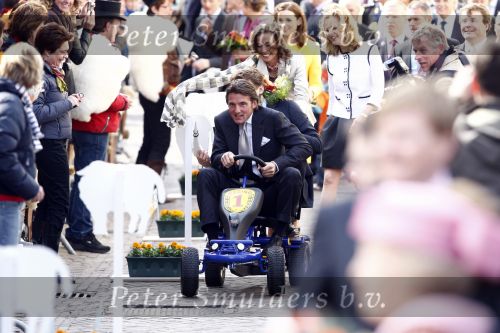 Makkum en Franeker30 april 2008
Koninginnedag 2008 met Koningin Beatrix Prins Willem Alexander Friso Constantijn Maurits Floris Pieter Christiaan Pieter v Vollenhoven en de prinsessen Maxima Laurentien Mabel Aimee Anita Margriet en Marilene.
Peter Smulders bv