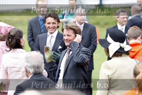 Makkum en Franeker30 april 2008
Koninginnedag 2008 met Koningin Beatrix Prins Willem Alexander Friso Constantijn Maurits Floris Pieter Christiaan Pieter v Vollenhoven en de prinsessen Maxima Laurentien Mabel Aimee Anita Margriet en Marilene.
Peter Smulders bv