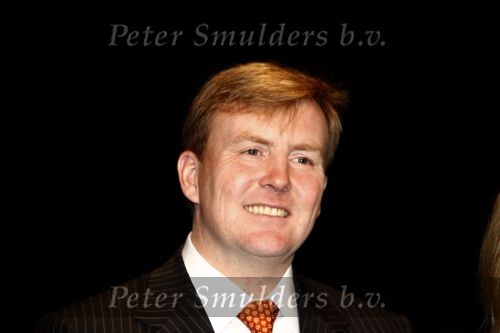 Amsterdam 3 december 2008
Prins Claus prijzen in het ij theater. Aanwezig zijn Koningin Beatrix , Prinses Maxima in tijger print outfit Prins Willem Alexander Mabel Wisse Smit Prins Friso en Prinses Laurentien en Prins Constantijn.
Peter Smulders bv