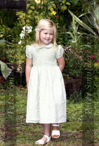 Wassenaar 11 juli 2008
Foto uurtje met prinses Maxima Prins Willem Alexander  en hun dochters Prinses Amalia Prinses Alexia en Prinses Ariane . 
Ze komen aanrijden in bakfiets.