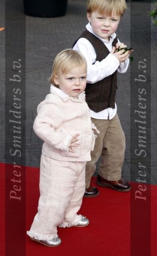 Den Haag 20 oktober 2007
Dop prinses Ariane. Prinses Laurentien Prins Constantijn met hun kinderen Eloise Claus Casimir en Leonore.