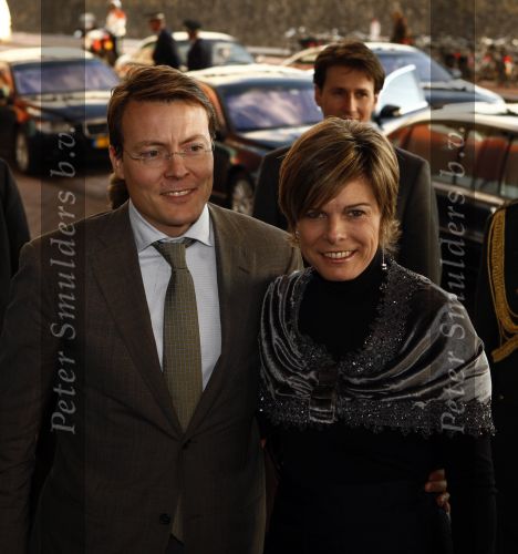 Amsterdam 3 december 2008
Prins Claus prijzen in het ij theater. Aanwezig zijn Koningin Beatrix , Prinses Maxima in tijger print outfit Prins Willem Alexander Mabel Wisse Smit Prins Friso en Prinses Laurentien en Prins Constantijn.
Peter Smulders bv