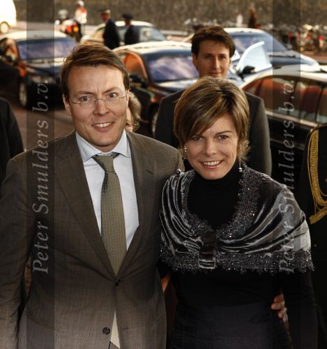 Amsterdam 3 december 2008
Prins Claus prijzen in het ij theater. Aanwezig zijn Koningin Beatrix , Prinses Maxima in tijger print outfit Prins Willem Alexander Mabel Wisse Smit Prins Friso en Prinses Laurentien en Prins Constantijn.
Peter Smulders bv