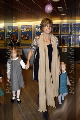 Amsterdam 4 oktober 2008
Prinses Laurentien met Prinses Eloise Prins Claus Cazimir en prinses Leonore bij premiere grote Terra in de Meervaart.
Peter Smulders bv