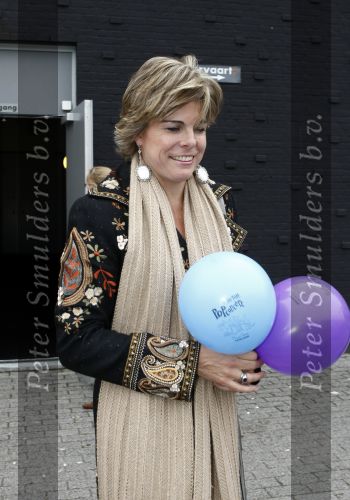 Amsterdam 4 oktober 2008
Prinses Laurentien met Prinses Eloise Prins Claus Cazimir en prinses Leonore bij premiere grote Terra in de Meervaart.
Peter Smulders bv