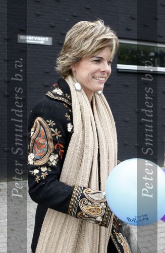 Amsterdam 4 oktober 2008
Prinses Laurentien met Prinses Eloise Prins Claus Cazimir en prinses Leonore bij premiere grote Terra in de Meervaart.
Peter Smulders bv