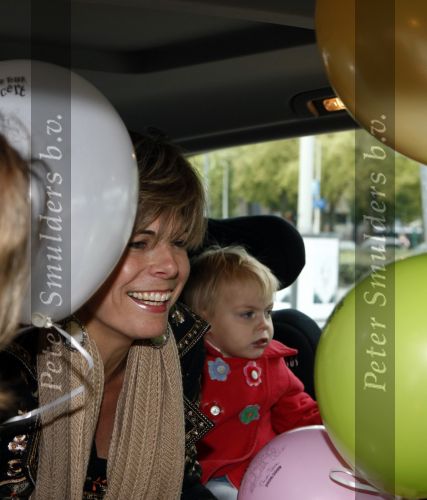 Amsterdam 4 oktober 2008
Prinses Laurentien met Prinses Eloise Prins Claus Cazimir en prinses Leonore bij premiere grote Terra in de Meervaart.
Peter Smulders bv