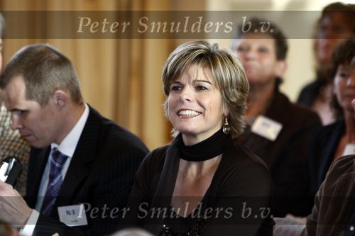 Amsterdam 25 november 2008
Prinses Laurentien ontvangt uit handen van Willem Nijholt het eerste exemplaar van het boek van Winnie de Pooh in artis.
Dieuwertje Blok presenteert het programma.
Peter Smulders bv