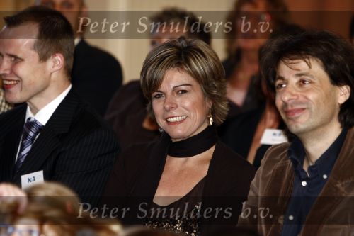 Amsterdam 25 november 2008
Prinses Laurentien ontvangt uit handen van Willem Nijholt het eerste exemplaar van het boek van Winnie de Pooh in artis.
Dieuwertje Blok presenteert het programma.
Peter Smulders bv
