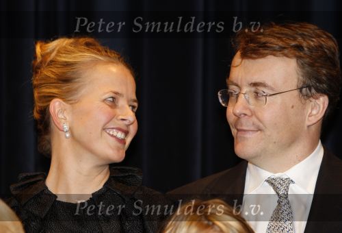 Amsterdam  12 december 2007
Uitreiking prins Claus prijzen in het muziekcentrum aan het ij. Orinses Maxima Laurentien Mabel Koningin Beatrix Prins Willem Alexander Friso en Constantijn zijn daarbij aanwezig.
Peter Smulders bv