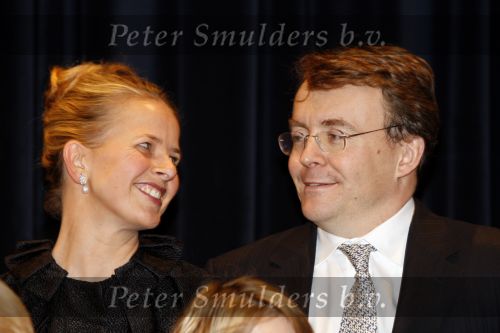 Amsterdam  12 december 2007
Uitreiking prins Claus prijzen in het muziekcentrum aan het ij. Orinses Maxima Laurentien Mabel Koningin Beatrix Prins Willem Alexander Friso en Constantijn zijn daarbij aanwezig.
Peter Smulders bv