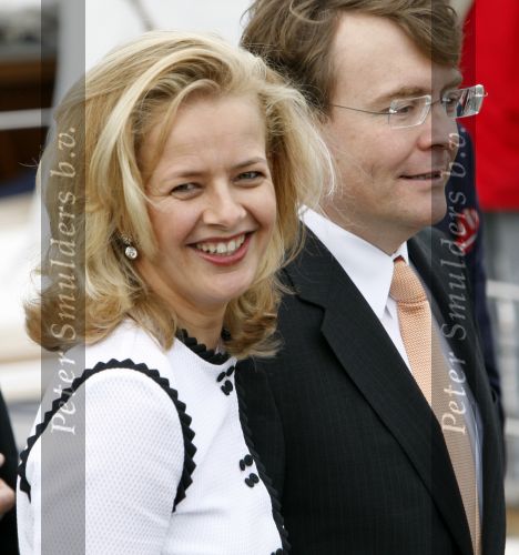 Makkum en Franeker30 april 2008
Koninginnedag 2008 met Koningin Beatrix Prins Willem Alexander Friso Constantijn Maurits Floris Pieter Christiaan Pieter v Vollenhoven en de prinsessen Maxima Laurentien Mabel Aimee Anita Margriet en Marilene.
Peter Smulders bv