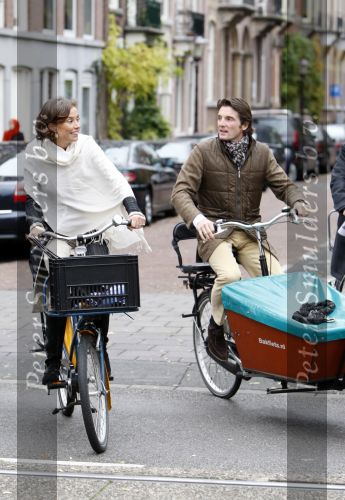 Amsterdam 3 november 2007
Prins Maurits en Prinses Marilene bij La Luz voor Make a Different day. Ze kwamen met de bakfiets.