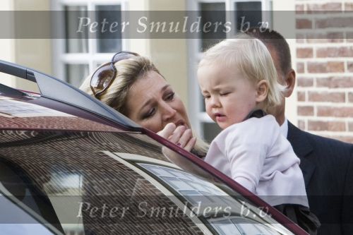Apeldoorn 2 November 2008 Op paleis het Loo is vandaag de jongste zoon van Prins Bernhard en Prinses Annette gedoopt 
Op de foto Prinses Maxima met Prinses Arianne