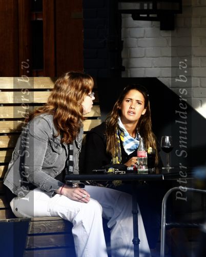 Amsterdam 26 oktober 2008
Priscilla Brard met een vriendin op terras in Amsterdam.
Peter Smulders bv