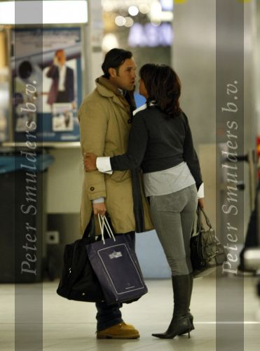 Schiphol 27 december 2008
Rachel Hazes betrapt met haar nieuwe italiaanse vriend Niccolo Armaroli terwijl ze hem heeft afgezet op Schiphol. 
Hij heeft de kerstdagen bij Rachel door gebracht.