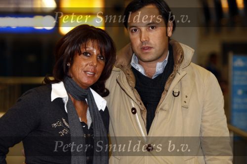 Schiphol 27 december 2008
Rachel Hazes betrapt met haar nieuwe italiaanse vriend Niccolo Armaroli terwijl ze hem heeft afgezet op Schiphol. 
Hij heeft de kerstdagen bij Rachel door gebracht.