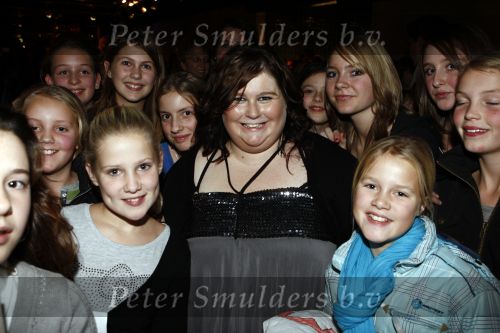 Hilversum 21 november 2008
Opnames popstars dat wordt gepresenteerd door Gerard Joling en een zwangere Nance Coolen. Rebecca met fans en met man kussend
Peter Smulders bv