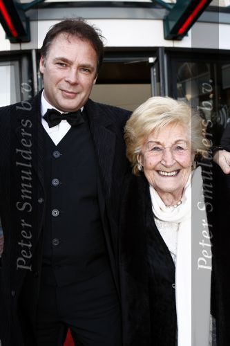 Zaandam 7 december 2008
Premiere op hoop van zegen. Ria Alberti
Peter Smulders bv