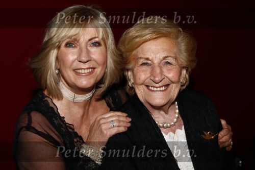 Zaandam 7 december 2008
Premiere op hoop van zegen.  Willeke en Ria Alberti
Peter Smulders bv