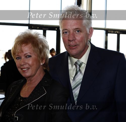 Zaandam 7 december 2008
Premiere op hoop van zegen. Ria Valk met partner
Peter Smulders bv