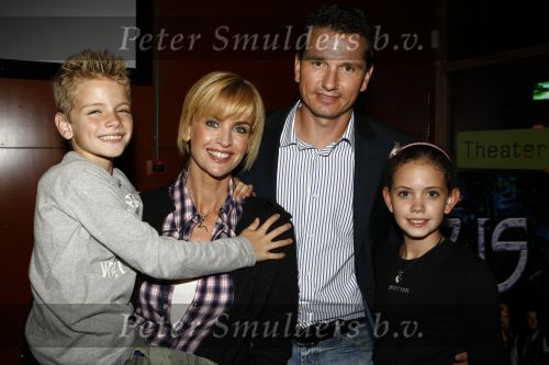 Amsterdam 6 oktober 2008
Richard Krajicek Daphne Deckers en Alec e Emma bij de premiere van anubis in de theaterfabriek.
Peter Smulders bv