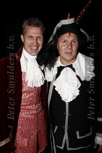 Amsterdam 21 december 2008
House warm party van Jan Smit en Yolanthe Cabau v Kasbergen. Iedereen is verkleed in kleding uit sprookjes. edwin Zoetebier met ...
Peter Smulders bv