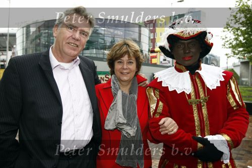 Amsterdam 5 oktober 2008
Premiere Sinterklaas en het geheim van het grote boek in pathe arena. Rita Verdonk met haar man
Peter Smulders bv